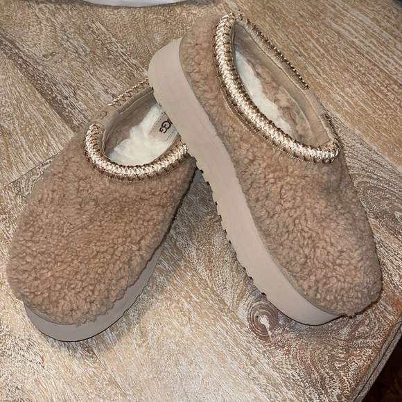 New UGG TAZZ Platform Maxi Curly! - Picture 7 of 10